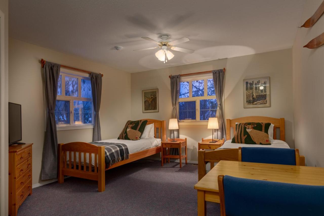 Courthouse Inn Revelstoke Exteriör bild