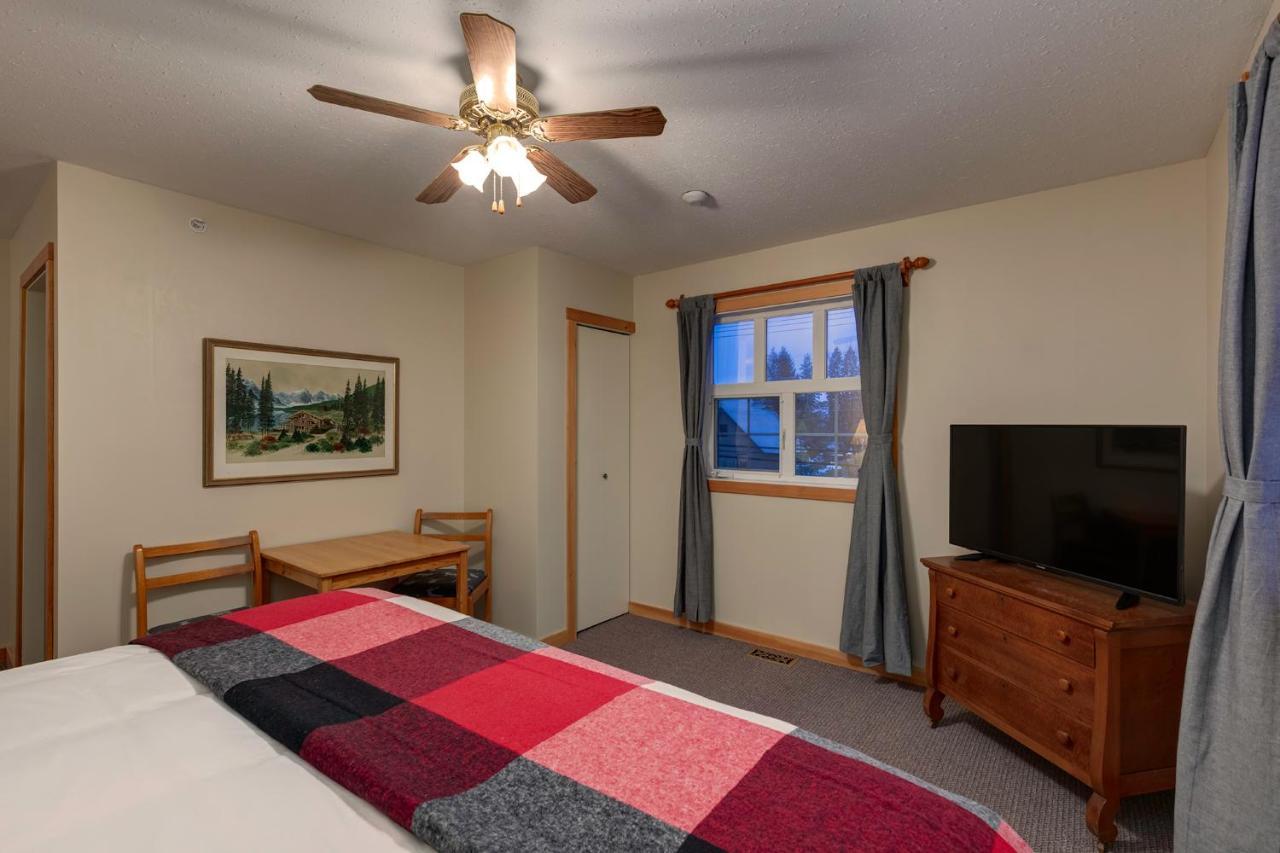 Courthouse Inn Revelstoke Exteriör bild